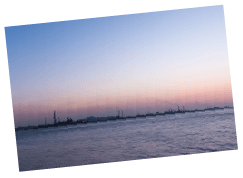 夕暮れの関門海峡